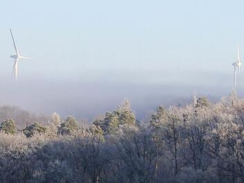 Die Windkraft setzt sich gegen den Nebel durch. Foto: Ralf Kestel