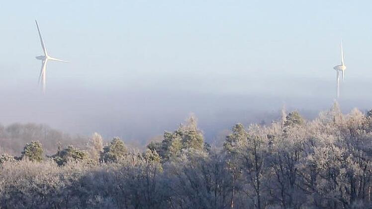 Die Windkraft setzt sich gegen den Nebel durch. Foto: Ralf Kestel