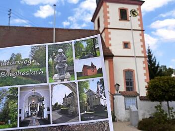 Eine Broschüre gibt Infos zu den Orten des Kulturwegs rund um Burghaslach, zum Beispiel über den Orgelprospekt von St. Ägidius in Burghaslach (Mitte) oder Schloss Breitenlohe (unten).  Fotos: Pauline Lindner