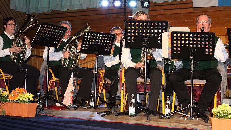 Beim Jubiläumskonzert gab es einen Querschnitt aus dem Repertoire der Musikkapelle Nordhalben. Foto: Michael Wunder