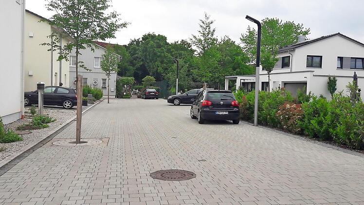 Die kleine Hans-Sterzl-Straße wird zum verkehrsberuhigten Bereich.  Foto: Bernhard Panzer
