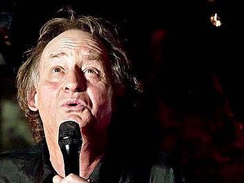 Zum 50. Jahrestag der Unterzeichnung des Élysée-Vertrags gastierte der Chansonnier Patrice Bourgeon im "Contakt".Fotos: Jochen Berger