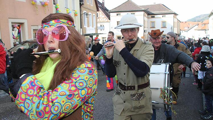 Marktplatztreiben in Stadtsteinach. Foto: Jürgen Gärtner