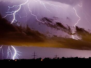 Foto: Julian Stratenschulte/dpa
