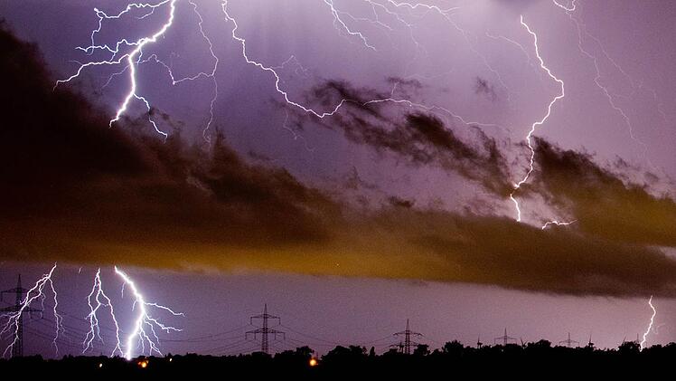 Foto: Julian Stratenschulte/dpa