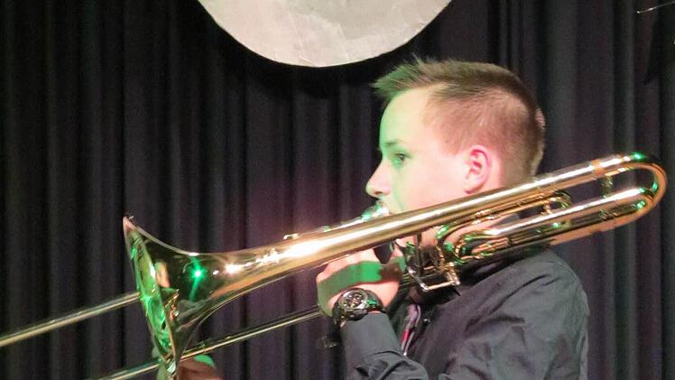 Jacko" erstand wieder zum Konzert und tanzte zu "Thriller". Foto: Doris Bauer