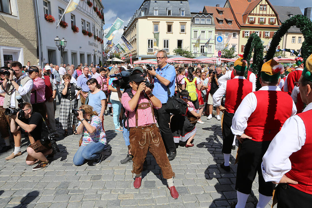 Eröffnung der Kulmbacher Bierwoche mit Büttnertanz und Bieranstich; Foto: Barbara Herbst