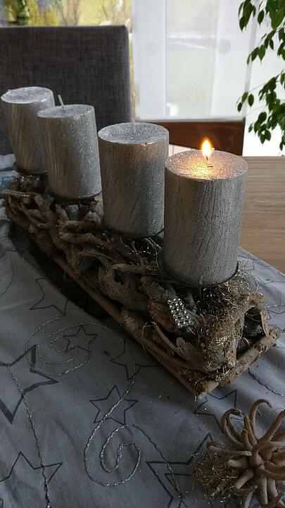 Lesergalerie: Adventskränze