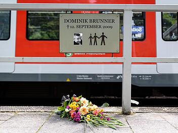 Am S-Bahnhof Solln stellte er sich schützend vor die Kinder. Er bezahlte dafür mit seinem Leben. Foto: Peter Kneffel dpa/lby