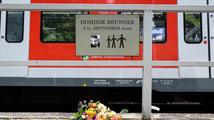 Am S-Bahnhof Solln stellte er sich schützend vor die Kinder. Er bezahlte dafür mit seinem Leben. Foto: Peter Kneffel dpa/lby
