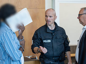 Vater misshandelt Baby - Prozess wegen Mordversuchs