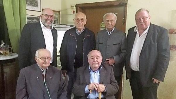Diese Jubilare wurden f&uuml;r 70 und 80 Jahre Mitgliedaschaft im SV Neuses 05 ausgezeichnet. Fotos: privat