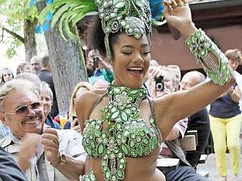 Ausgelassene Stimmung au dem Bierkeller Fotos: Mathias Erlwein