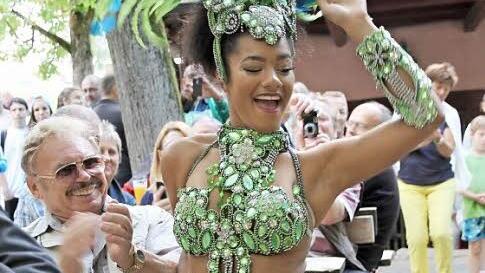 Ausgelassene Stimmung au dem Bierkeller Fotos: Mathias Erlwein