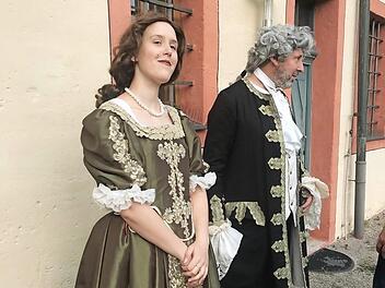 Eine besondere F&uuml;hrung in prachtvoll barockem Gewand  Fotos: Roland Betz