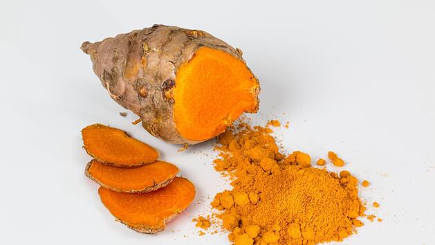 Er gilt als "goldenes Gewürz" und wird bereits seit über 4000 Jahren in Indien verwendet: Kurkuma. Seit ein paar Jahren steigt der jährliche Import nach Deutschland. Doch was ist dran? Ist der Hype um das "Superfood" berechtigt?