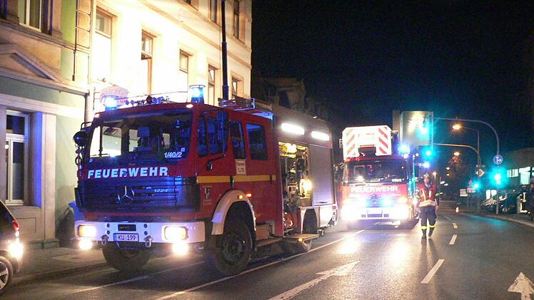 Der Angeklagte ist geständig. Das Feuer, das der 20-Jährige in dem Mehrfamilienhaus legte, führte zu einem Großeinsatz der Rettungskräfte geführt. Foto: Archiv/Feuerwehr