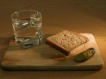 Jeder dritte Arbeitslose kann sich laut eigener Aussage keine vollwertige Mahlzeit leisten. Symbolfoto: Arcaion/pixabay.com