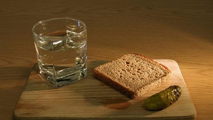 Jeder dritte Arbeitslose kann sich laut eigener Aussage keine vollwertige Mahlzeit leisten. Symbolfoto: Arcaion/pixabay.com