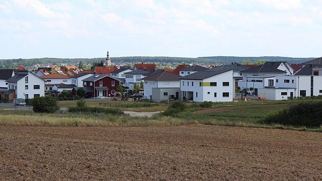 Das Höchstadter Baugebiet Häckersteig. Über seine Erweiterung gehen die Meinungen auseinander.  Foto: Andreas Dorsch