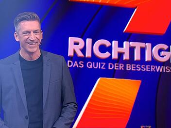 Moderator Steffen Hallaschka begrüßte die Kandidatinnen und Kandidaten der ersten Folge zu einer erneuten Quizrunde. Ob einer von ihnen "7 Richtige" hatte?