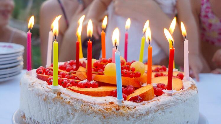 Verrücktes Paradoxon: So wahrscheinlich ist es, dass Menschen die du kennst am selben Tag Geburtstag haben