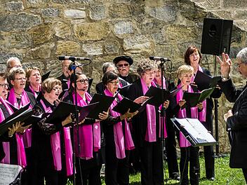 Unter der Leitung von Sigurd Knopp sang der SMS-Chor Ludwigsstadt das Luther-Oratorium von Siegfried Fietz auf der Veste. Foto: Jochen Berger