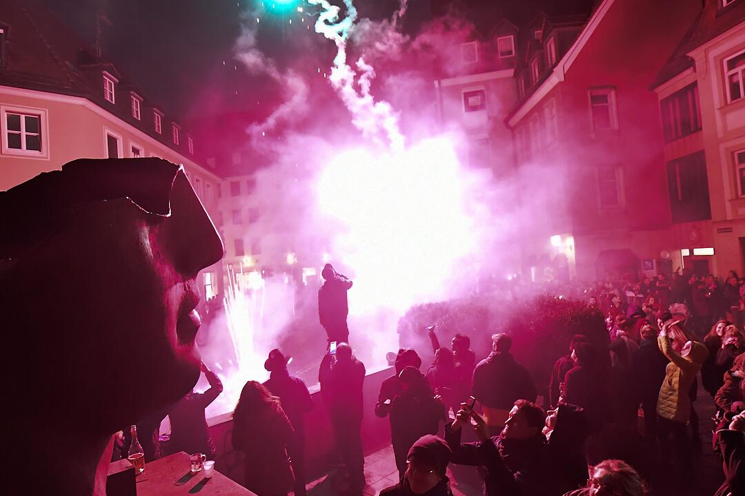 Impressionen von der Silvesternacht: So feierte Bamberg den Jahreswechsel
