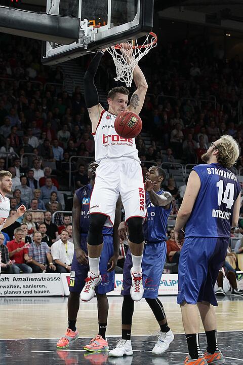 Brose gg Crailsheim 071015 17 Dunk Theis