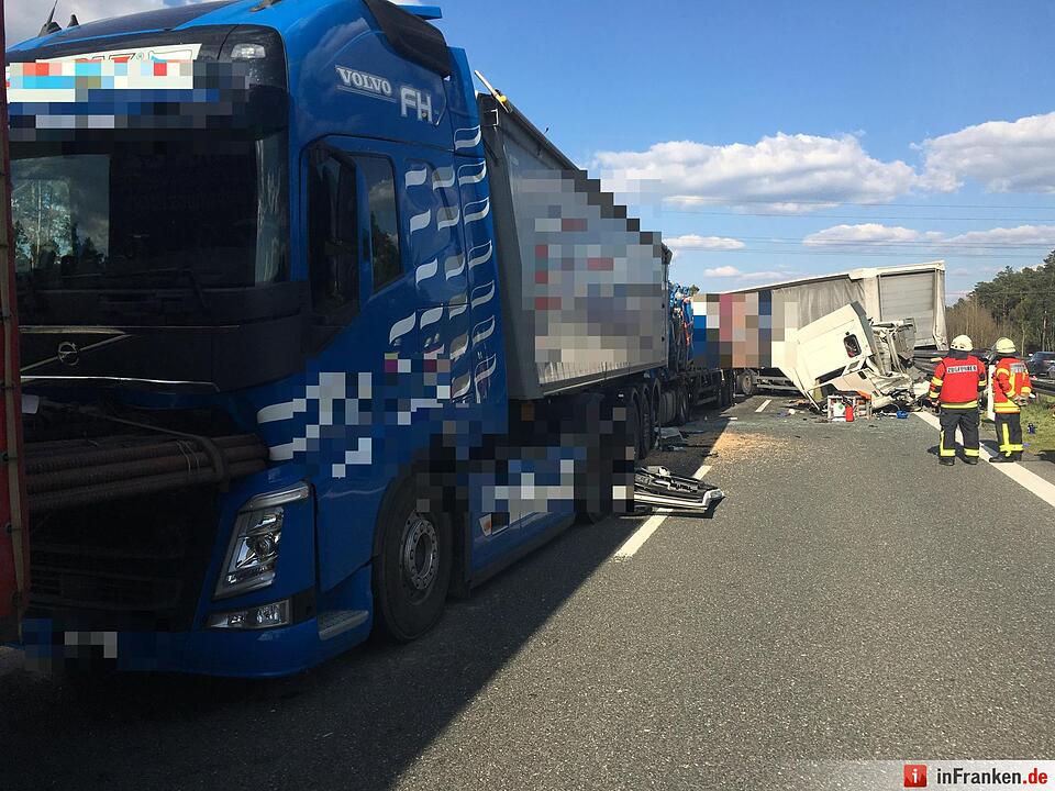 Schwerer Lkw-Unfall auf A6 bei Nürnberg