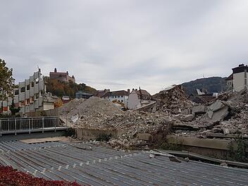 Der Kaufplatz liegt in Schutt und Asche. Foto: Alexander Hartmann