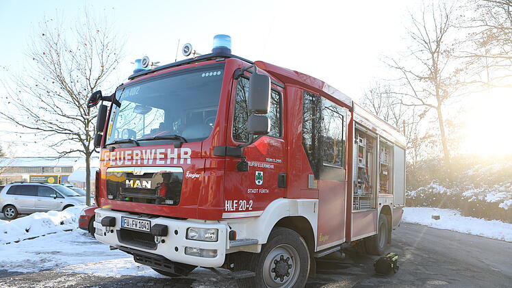 Feuerwehr zu Kellerbrand alarmiert