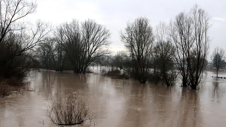 Hochwasser im Aischgrund.  Foto:Johanna Blum