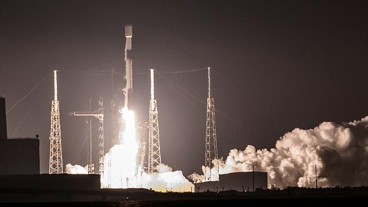 SpaceX startet die Mission Starlink 10-36