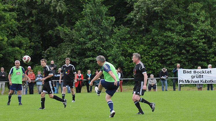 Bayerische-Fußball-Klerus-Auswahl vs. Promi-Mannschaft Münnerstadt - 2.6.2013 Münnerstadt
