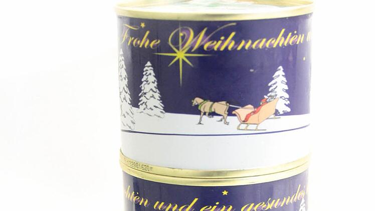 Wurstdosen im Weihnachtsdekor Foto: Martin Rehm