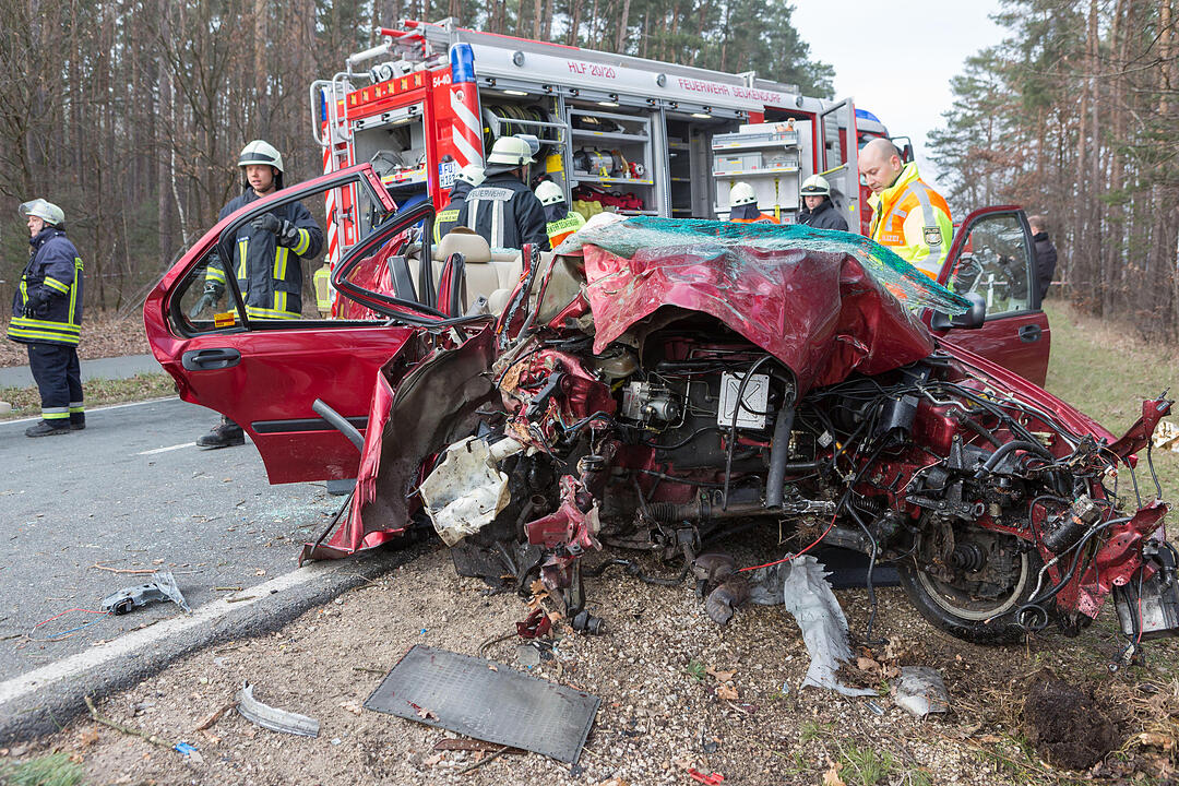Toedlicher Verkehrsunfall bei Seukendorf