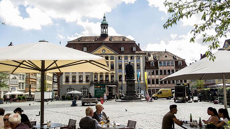 Marktplatz Coburg vom Stadthaus aus gesehen gegen 15 UhrFoto: Jochen Berger