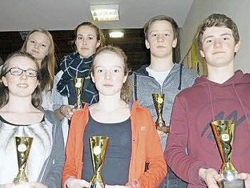Die erfolgreichsten Sportler der Schwimmabteilung des TV Ebern (hinten von links): Leonie Hagel, Anna Neubauer, Moritz Werner, (vorne von links): Lara, Inka und Alexander Amend. Johanna Fößel und Rosana Gallella fehlen auf dem Bild. Foto: Wolfgang Dietz