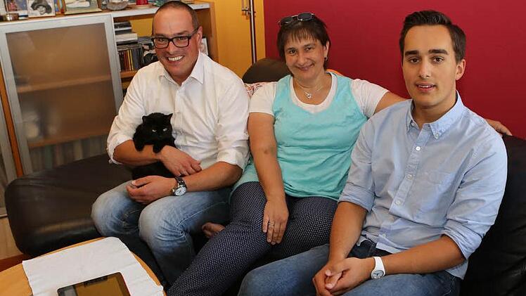 Yannick wird seine Familie und Katze Serena zehn Monate lang nicht sehen. Foto: Barbara Herbst