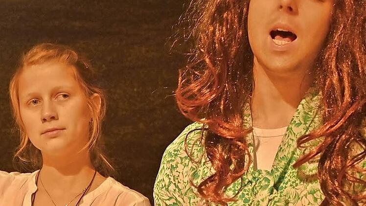 Die Frauen-Almwallfahrt wird heute Abend beim Laienspielabend der Landjugenden mit Sicherheit für Lacher im Publikum sorgen.  Foto: Gabi Arnold