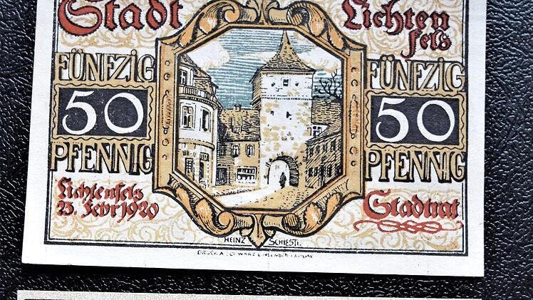Auch in der fränkischen Region war "Notgeld" unterwegs wie dieses der Stadt Lichtenfels, mit dem Bamberger Tor als Motiv und der Gemeinde Lauenstein im Frankenwald.  Fotos: Dieter Radziej