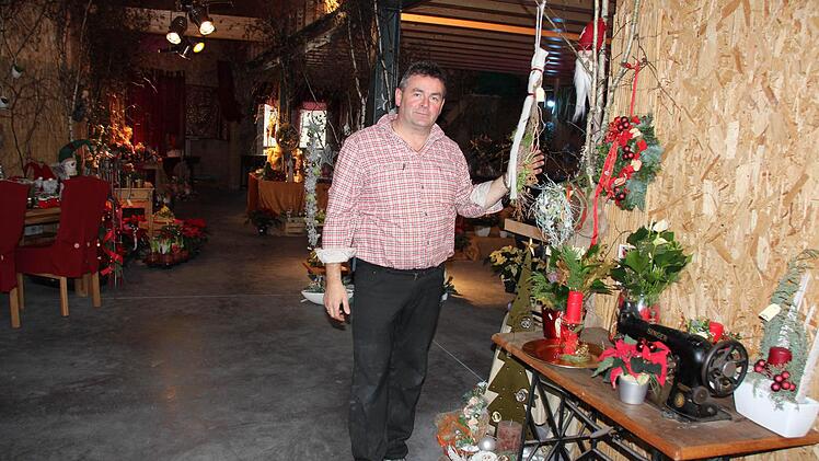 Konrad Hofstätter hat schon eine Adventsausstellung aufgebaut. Foto: Peter Großcurth