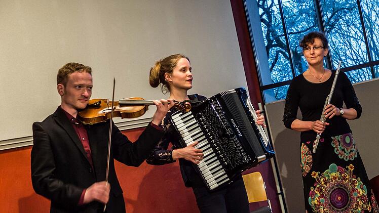 Faszinierende Klezmer-Klänge bot das Ensemble "Sher on a Shier" beim Gastspiel im Coburger Haus Contakt.Foto: Jochen Berger