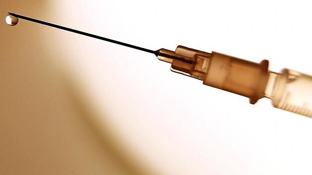 Über eine Impfpflicht wird gerade viel diskutiert. Doch wäre sie überhaupt rechtlich umsetzbar?