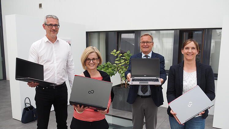 Bamberg: Laptop-Spende - MGO spendet Notebooks f&uuml;r sozial benachteiligte Menschen