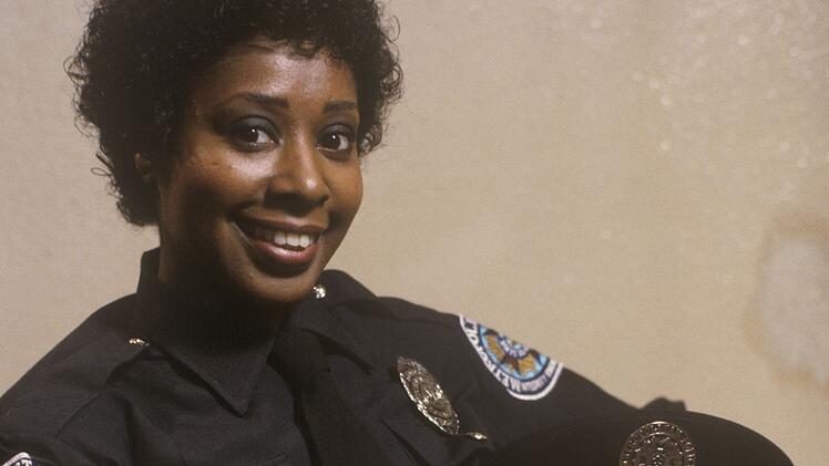 Marion Ramsey spielte in der "Police Academy"-Reihe die leicht tollpatschige und schwer piepsstimmige Polizistin Laverne Hooks.