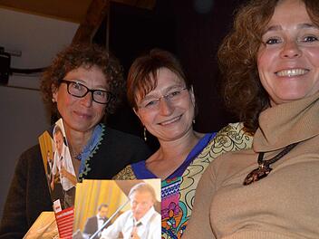 Stellvertretende Vorsitzende Pamela Borns, Vorsitzende Ute Ernst und Kassiererin Martina Hofmann (von links) wollen mit dem neuen Förderverein das Thurnauer Schlosstheater unterstützen. Foto: Katharina Müller-Sanke