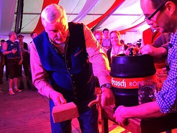 Auch beim OktOPAfest heißt es nach dem Anstich des Oberbürgermeisters Norbert Tessmer: "O'zapft is!" Foto: Daniela Pondelicek