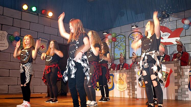 Die Showtanzgruppe. Foto: Susanne Deuerling